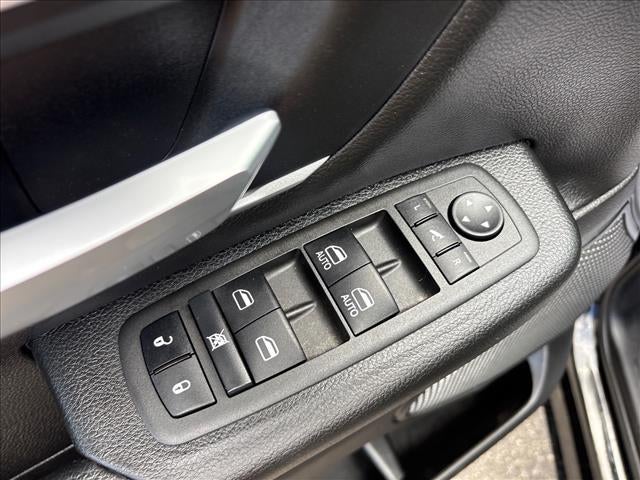 2022 RAM 1500 Big Horn Crew Cab 4x4 5'7" Box