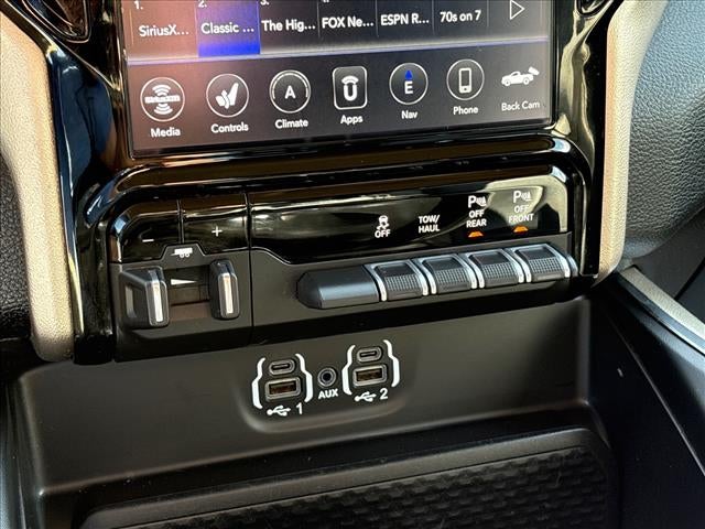 2020 RAM 1500 Laramie Crew Cab 4x4 5'7" Box