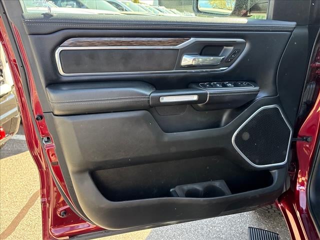 2020 RAM 1500 Laramie Crew Cab 4x4 5'7" Box