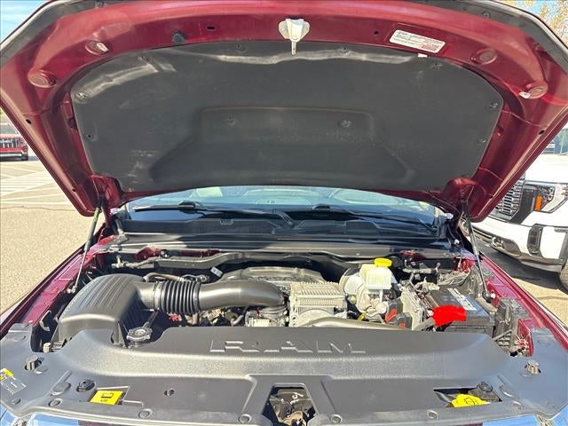 2020 RAM 1500 Laramie Crew Cab 4x4 5'7" Box