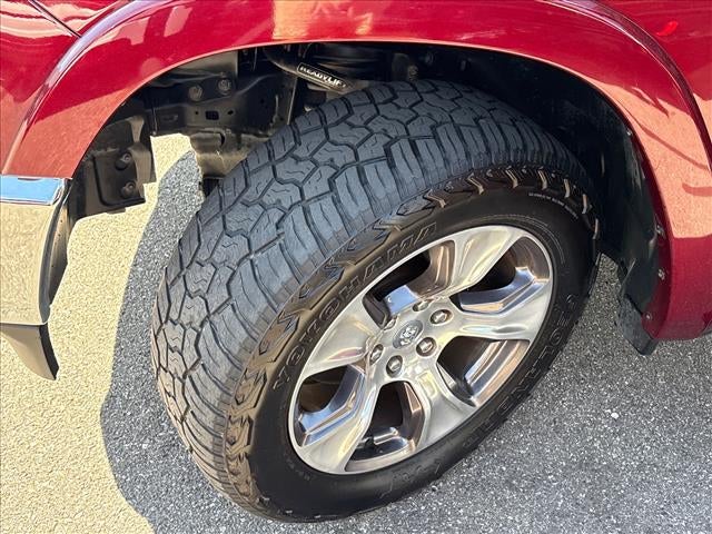 2020 RAM 1500 Laramie Crew Cab 4x4 5'7" Box