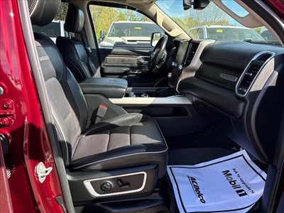 2020 RAM 1500 Laramie Crew Cab 4x4 5'7" Box
