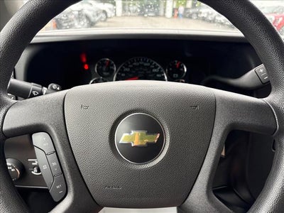 2025 Chevrolet Express Passenger 1LT