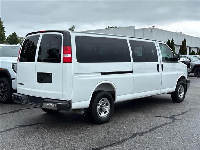 2025 Chevrolet Express Passenger 1LT