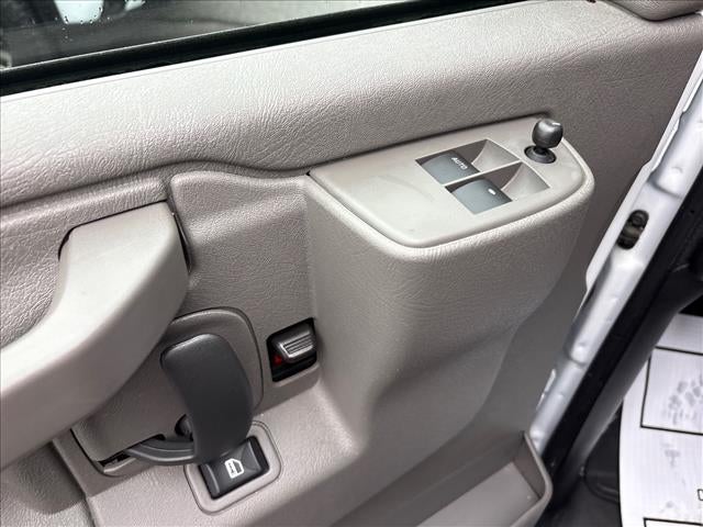 2025 Chevrolet Express Passenger 1LT
