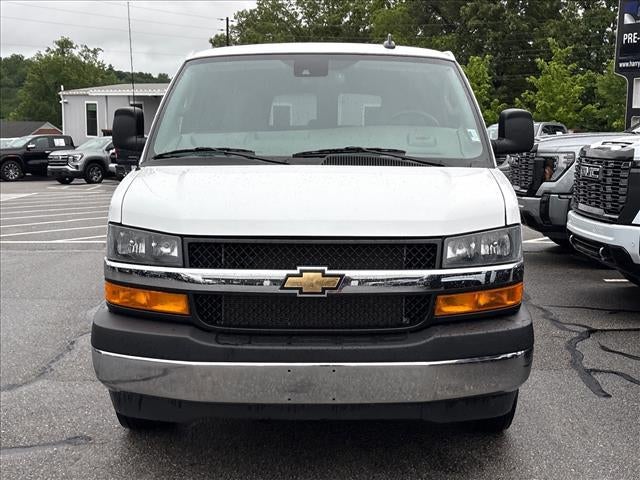 2025 Chevrolet Express Passenger 1LT