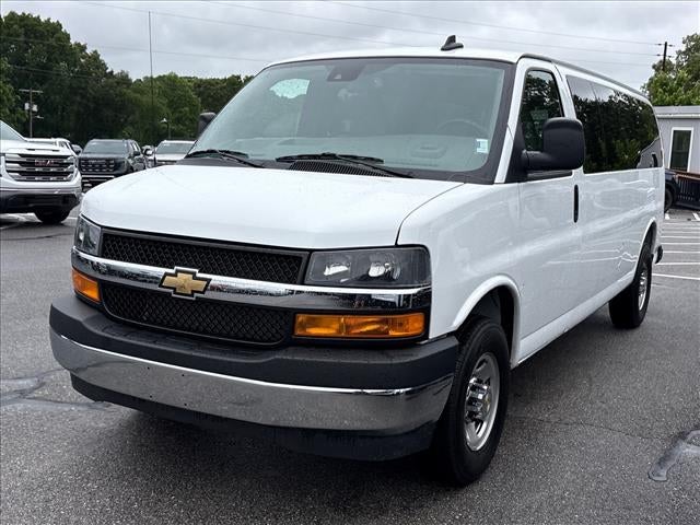2025 Chevrolet Express Passenger 1LT