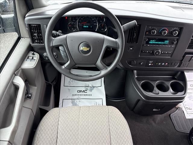 2025 Chevrolet Express Passenger 1LT