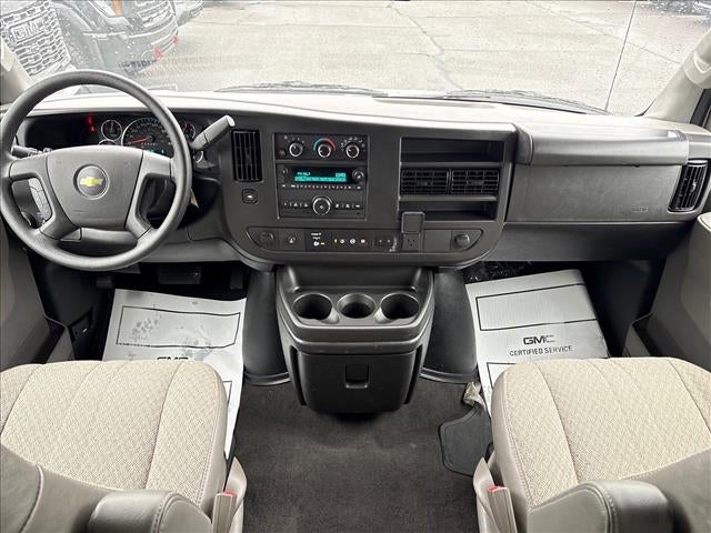 2025 Chevrolet Express Passenger 1LT
