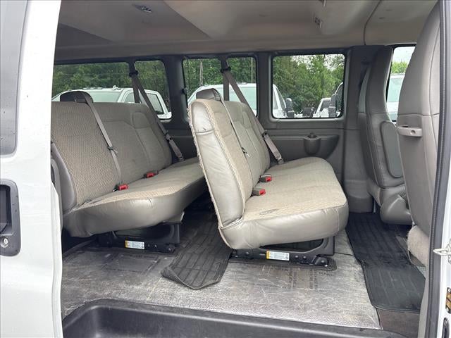 2025 Chevrolet Express Passenger 1LT