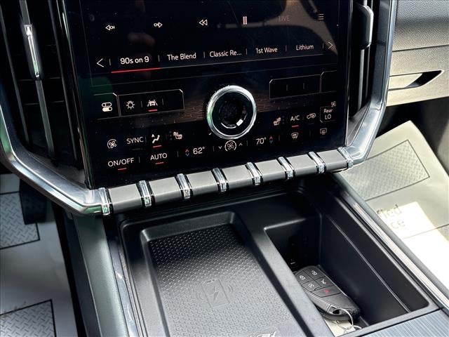 2024 GMC Acadia AT4