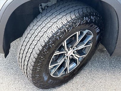 2025 GMC Acadia AT4