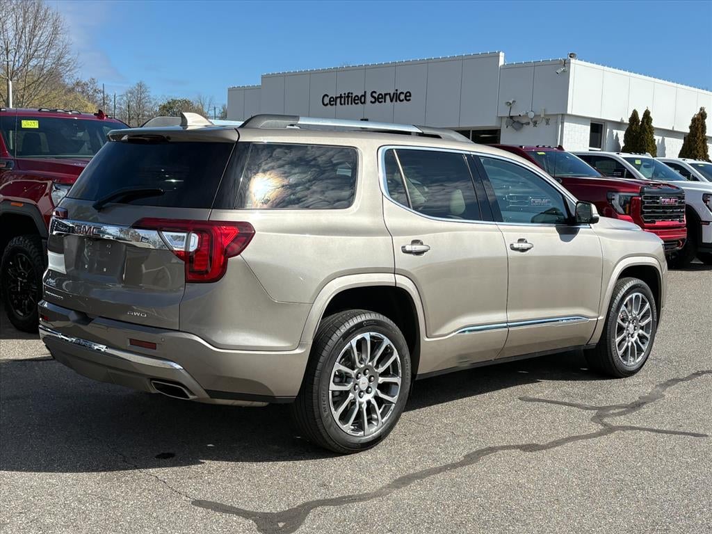 2023 GMC Acadia Denali
