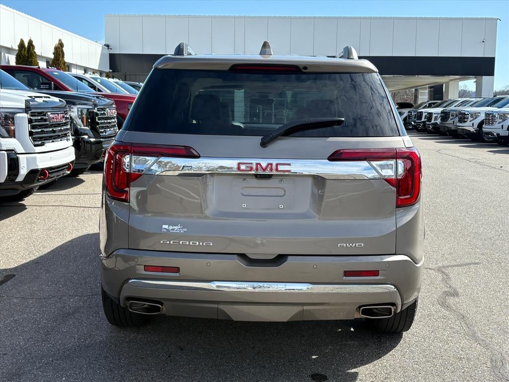 2023 GMC Acadia Denali