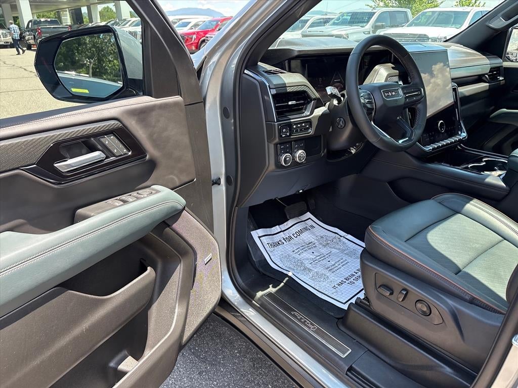 2025 GMC Yukon XL AT4