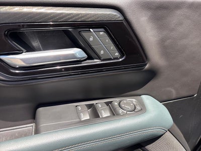 2025 GMC Yukon XL AT4