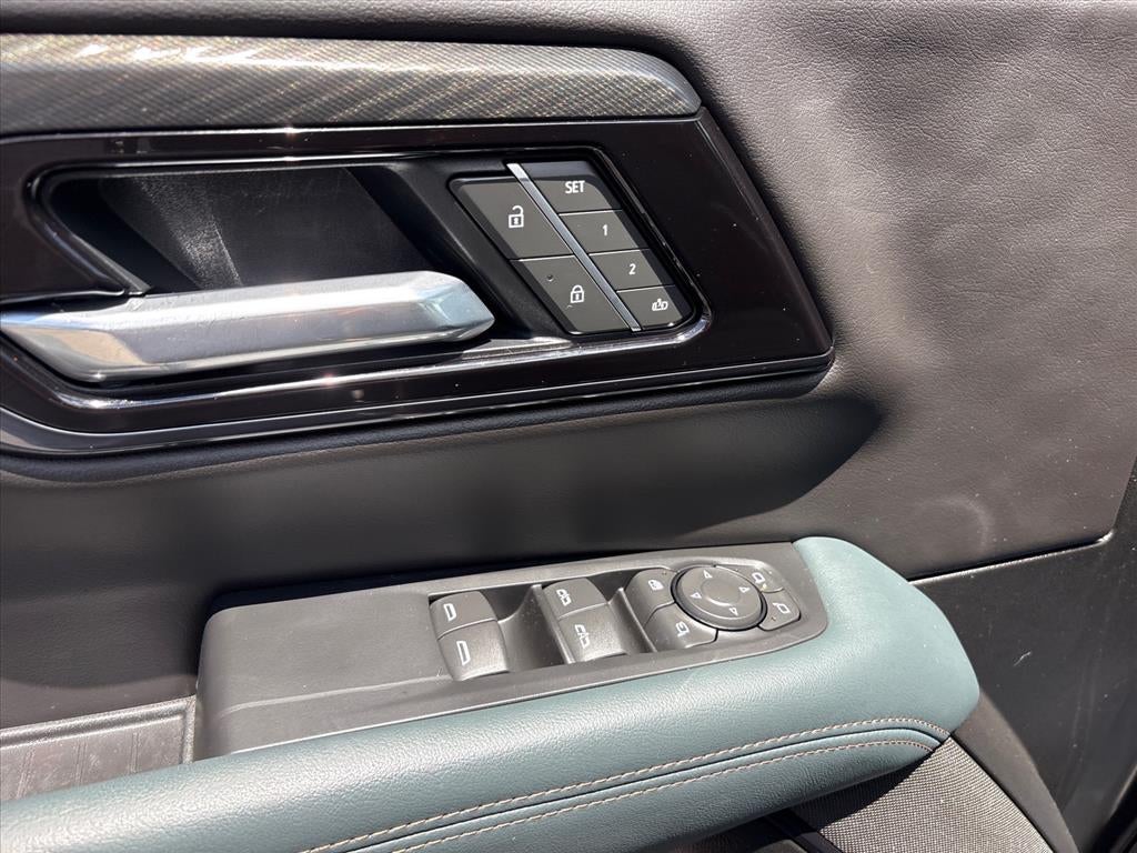 2025 GMC Yukon XL AT4