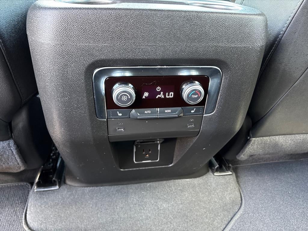 2025 GMC Yukon XL AT4