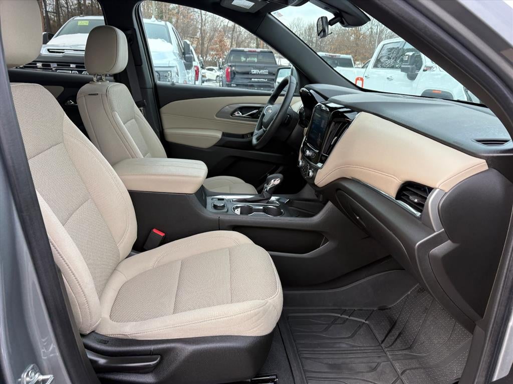 2024 Chevrolet Traverse Limited LT Cloth