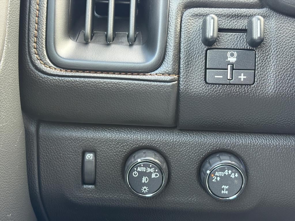 2022 GMC Canyon AT4 - Leather