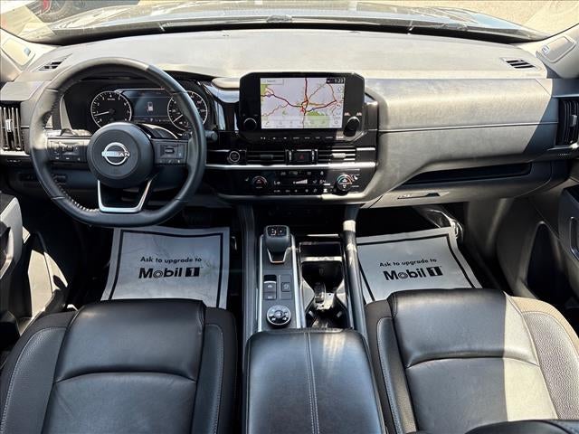 2023 Nissan Pathfinder SL 4WD