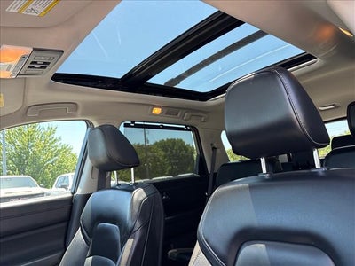 2023 Nissan Pathfinder SL 4WD
