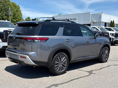 2023 Nissan Pathfinder SL 4WD