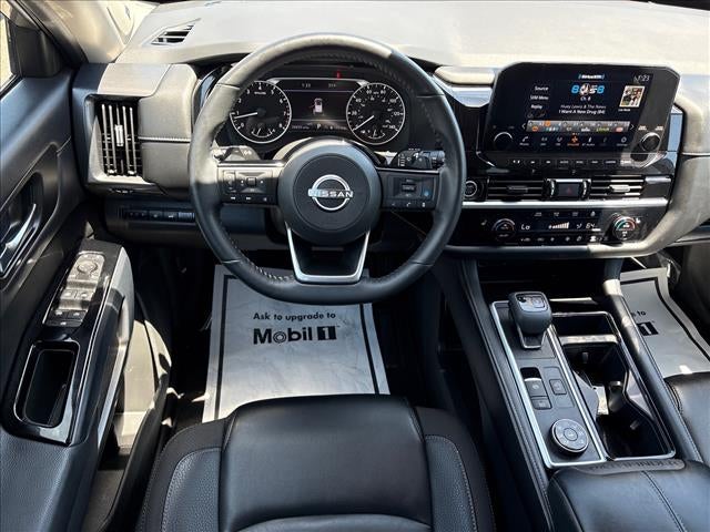 2023 Nissan Pathfinder SL 4WD