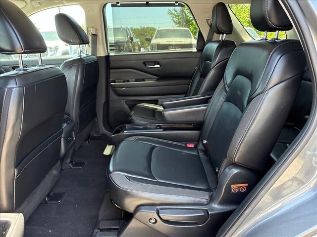 2023 Nissan Pathfinder SL 4WD