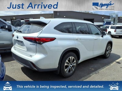 2023 Toyota Highlander Hybrid XLE Bronze
