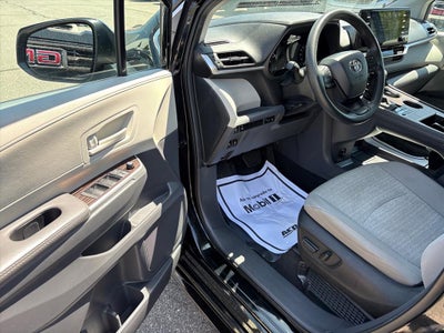 2024 Toyota Sienna LE