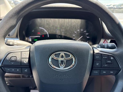 2024 Toyota Sienna LE