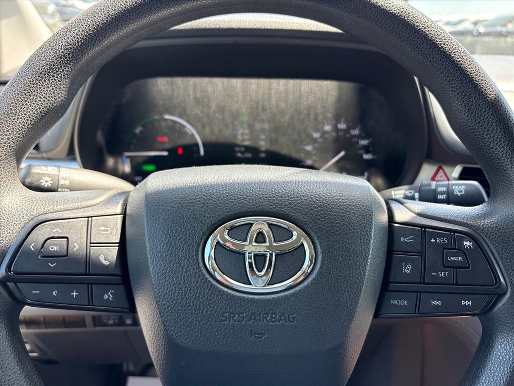 2024 Toyota Sienna LE