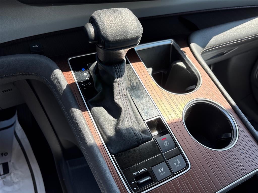 2024 Toyota Sienna LE