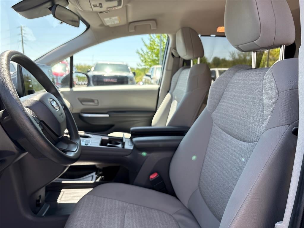 2024 Toyota Sienna LE