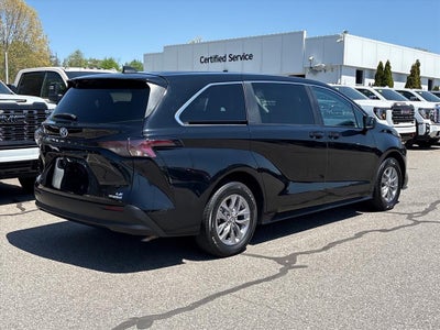 2024 Toyota Sienna LE