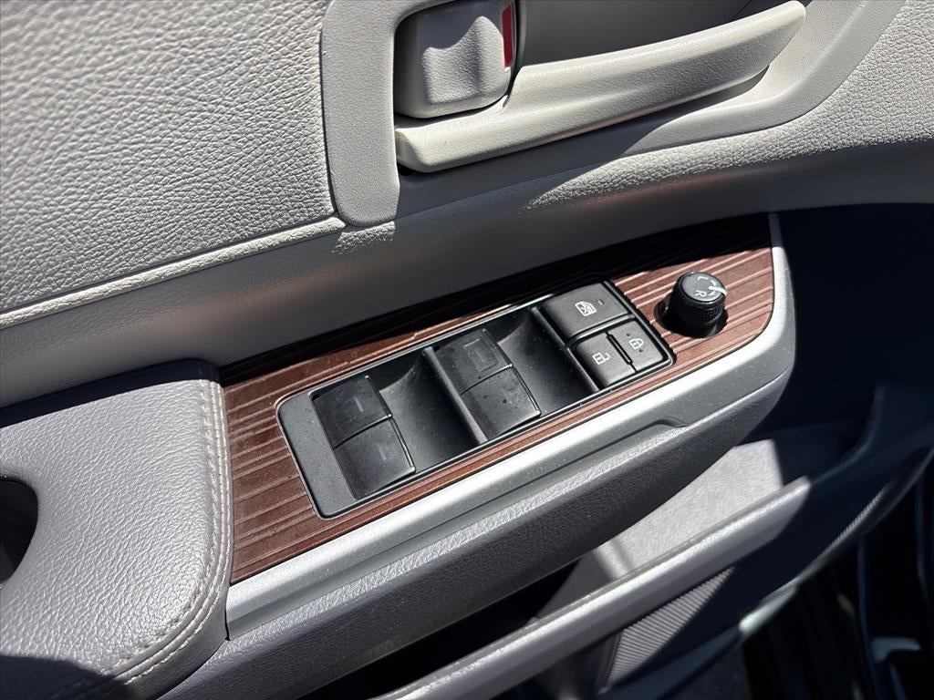 2024 Toyota Sienna LE
