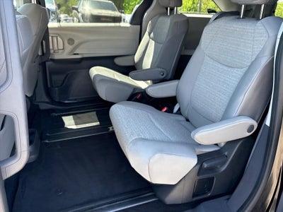 2024 Toyota Sienna LE