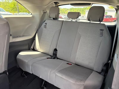 2024 Toyota Sienna LE