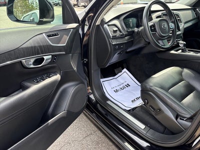 2020 Volvo XC90 T6 Momentum 6 Passenger