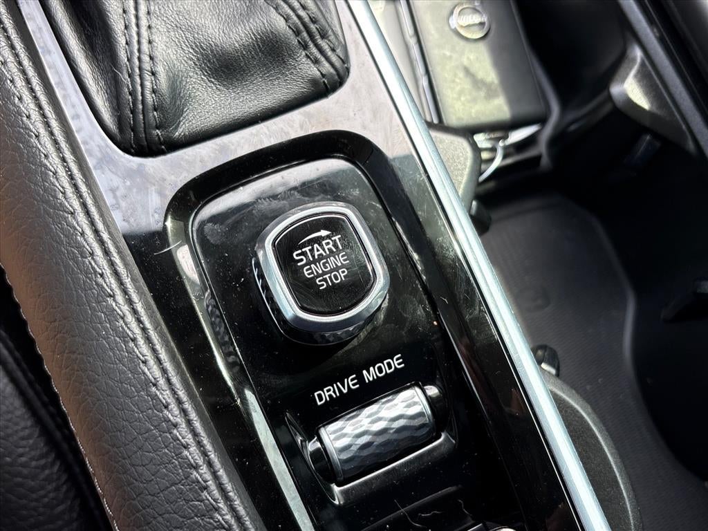 2020 Volvo XC90 T6 Momentum 6 Passenger